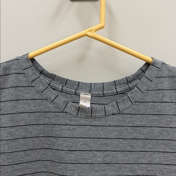Lululemon Gray with Black Stripe Love Tee Sz 8! - Picture 3 of 7